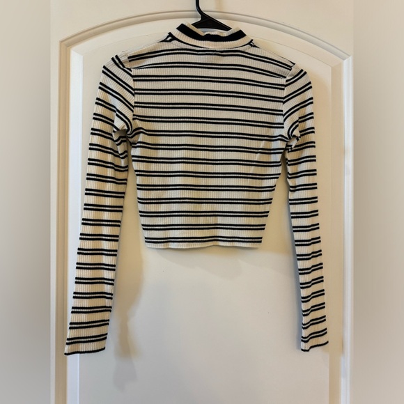 Stripped top - Picture 2 of 3